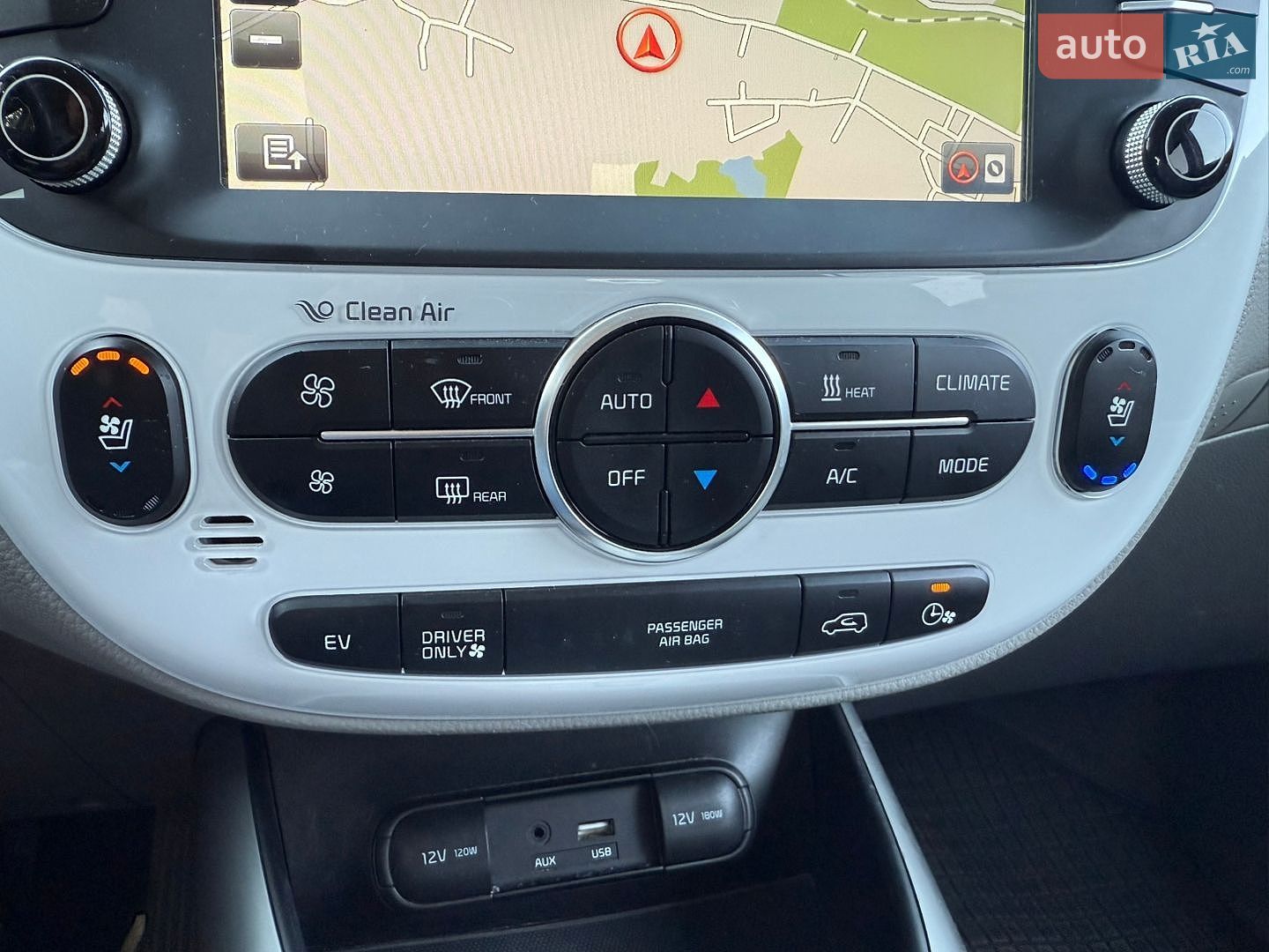 Kia Soul 2018 VIN KNAJX81EFJ7035029 фото оголошення 49 з 89