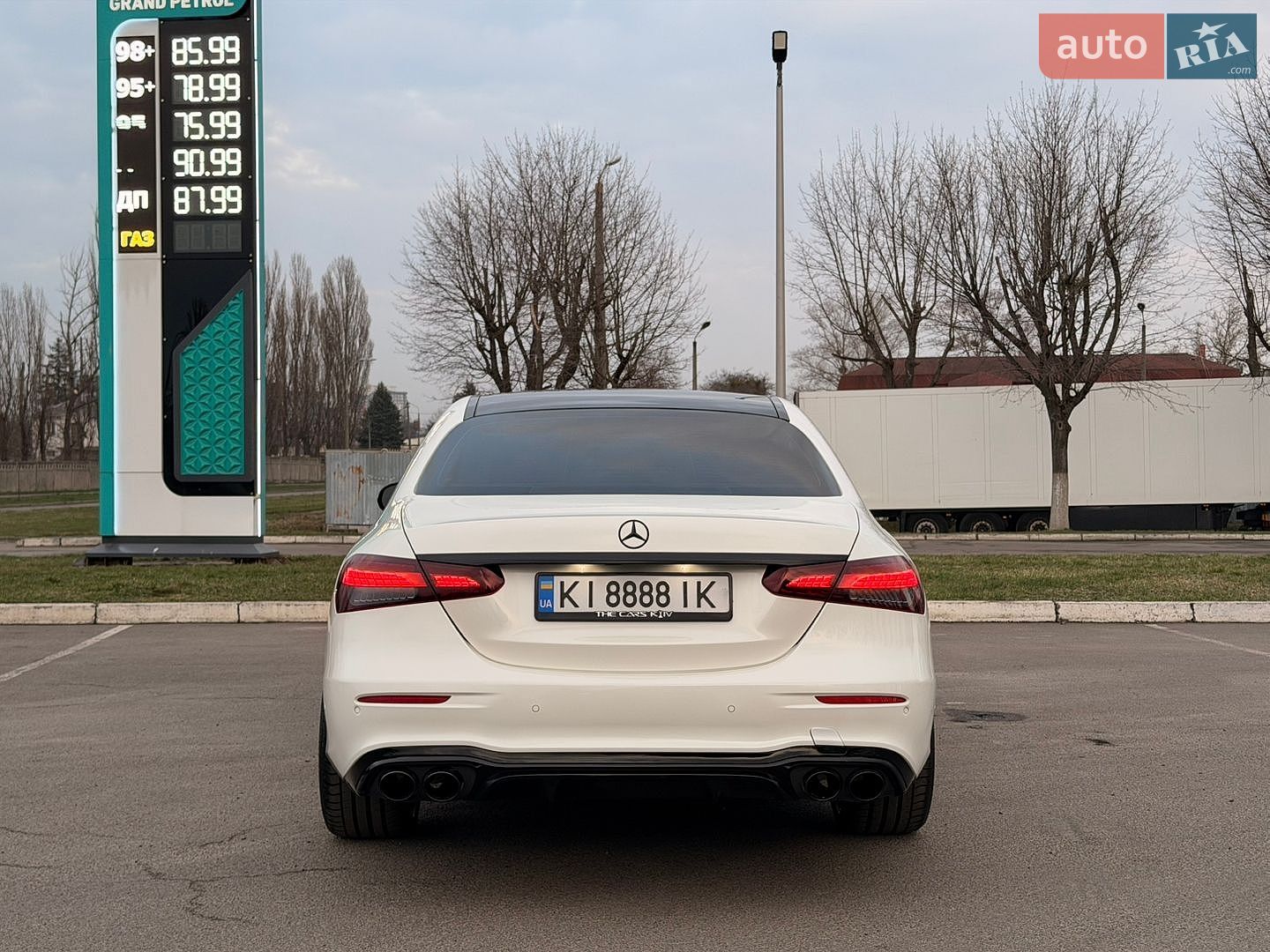 Mercedes-Benz E-Class 2019 VIN WDDZF4JB2KA631882 фото оголошення 6 з 21