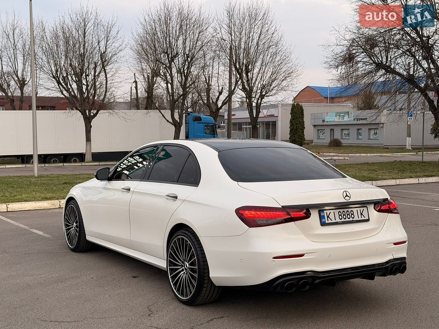 Mercedes-Benz E-Class 2019 VIN WDDZF4JB2KA631882 фото оголошення 3 з 21