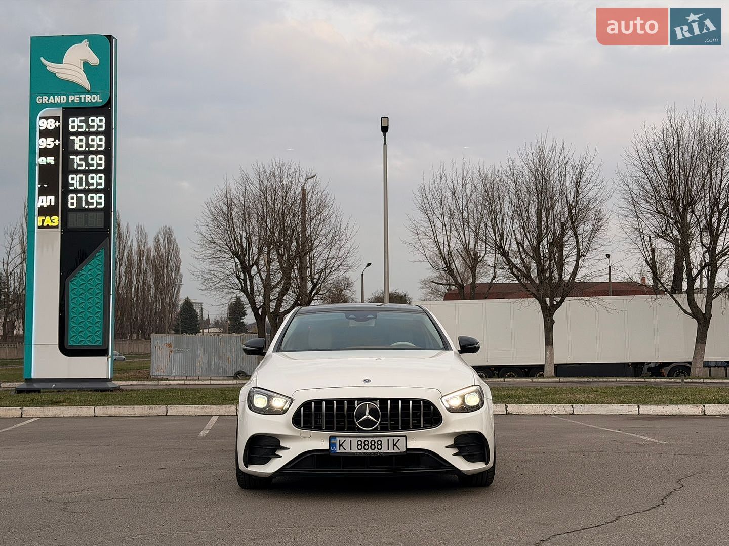 Mercedes-Benz E-Class 2019 VIN WDDZF4JB2KA631882 фото оголошення 10 з 21