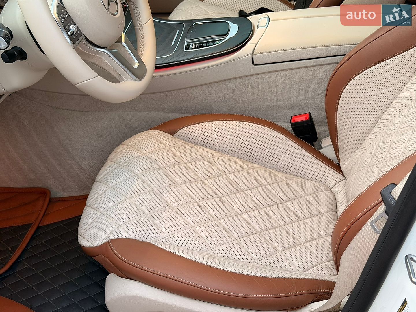 Mercedes-Benz E-Class 2019 VIN WDDZF4JB2KA631882 фото оголошення 15 з 21