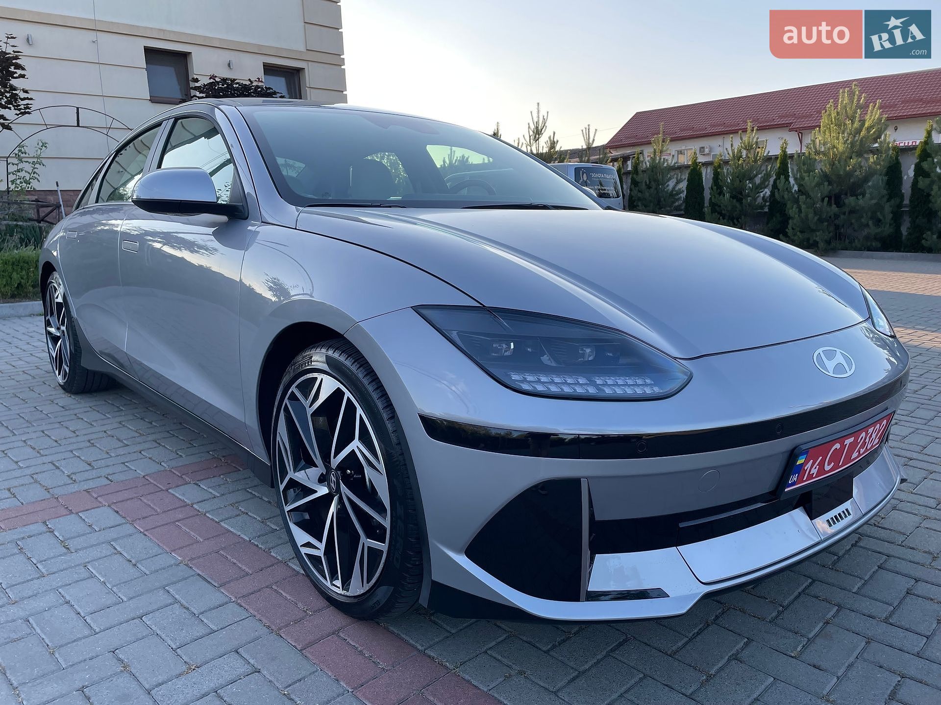 Hyundai Ioniq 6 2023 VIN KMHM34ACXPA051062 фото оголошення 4 з 74