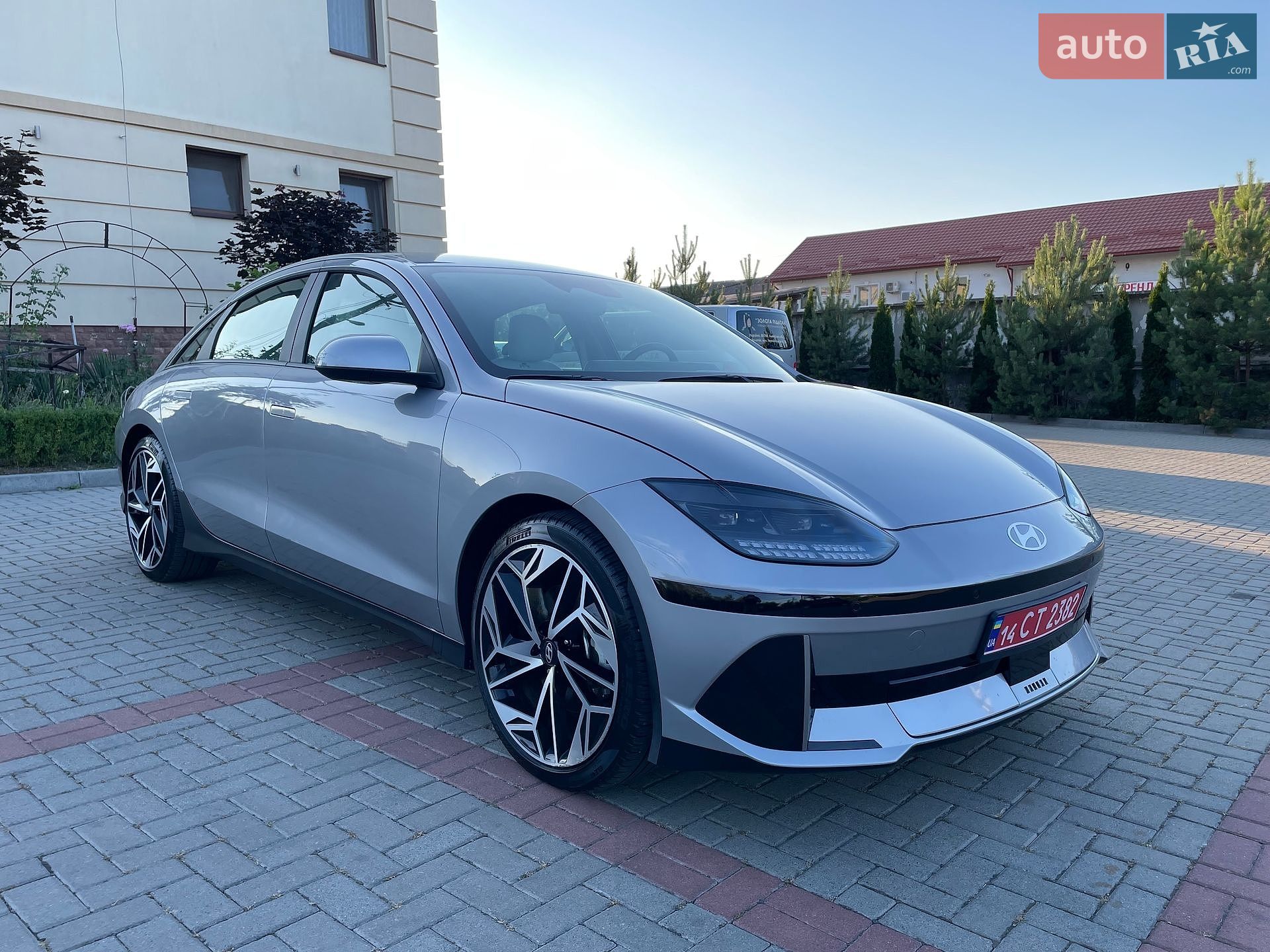 Hyundai Ioniq 6 2023 VIN KMHM34ACXPA051062 фото оголошення 6 з 74