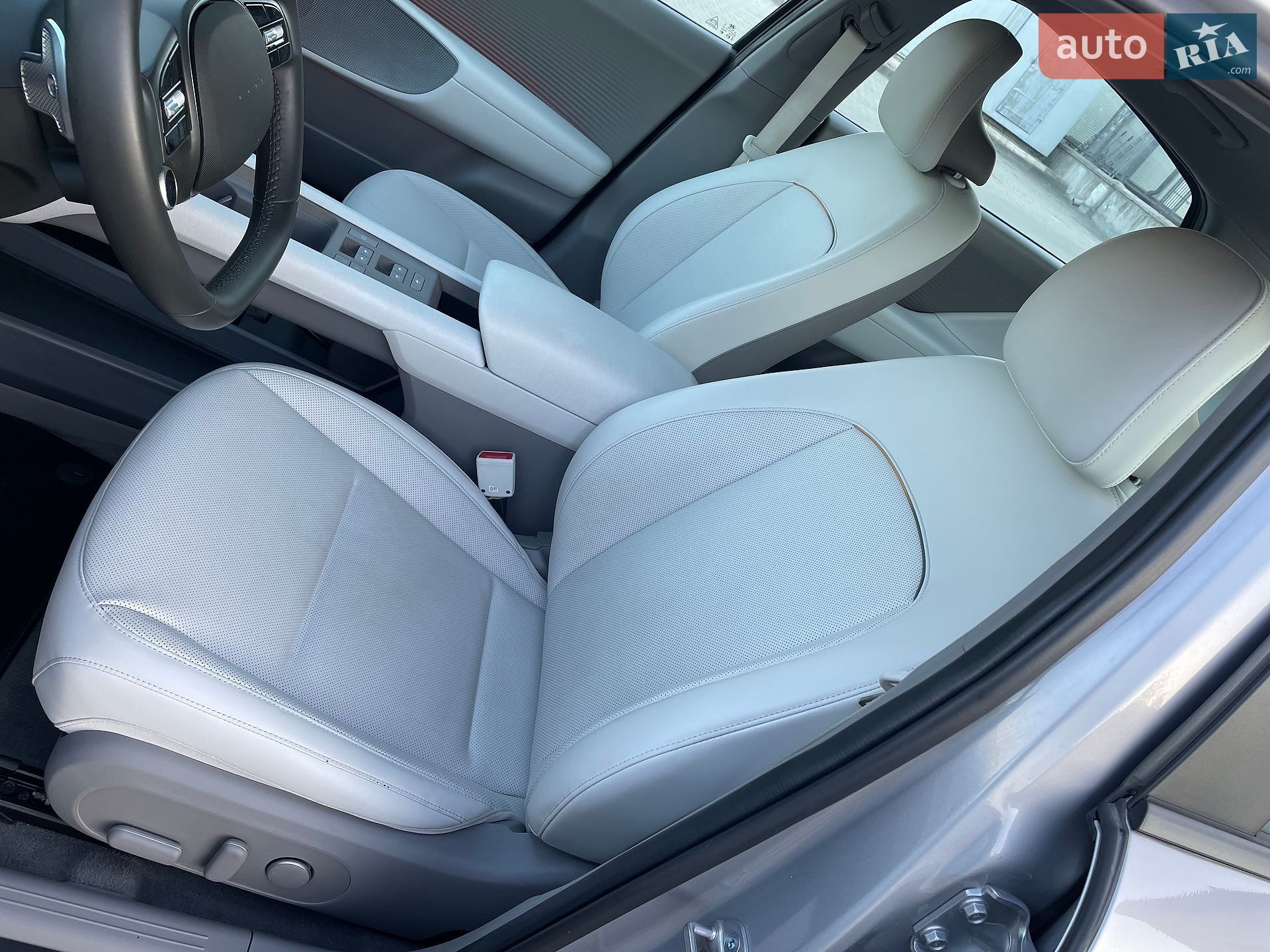 Hyundai Ioniq 6 2023 VIN KMHM34ACXPA051062 фото оголошення 29 з 74