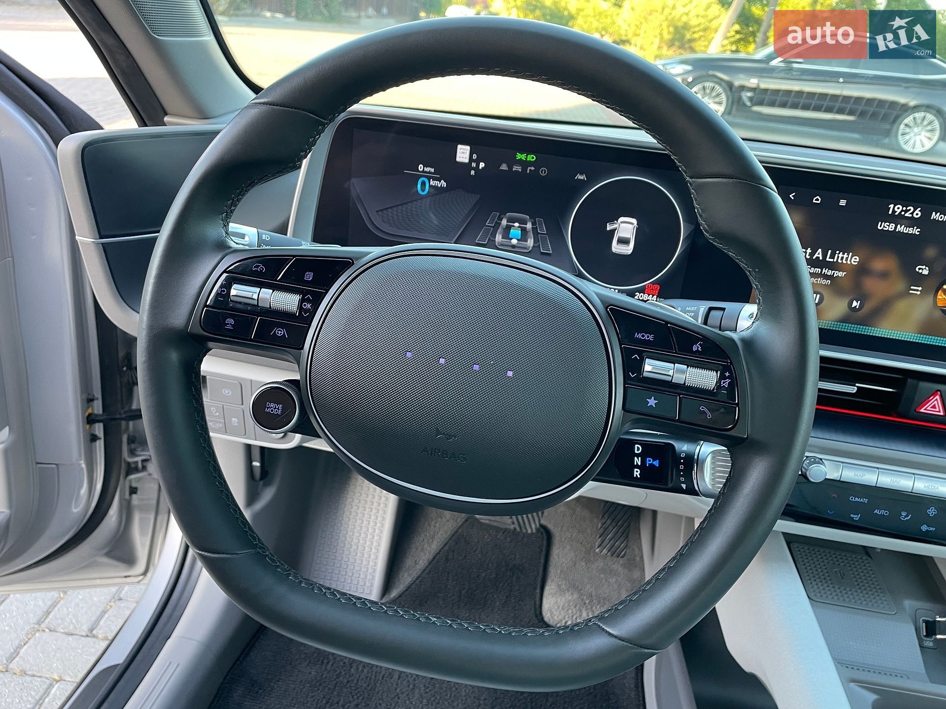 Hyundai Ioniq 6 2023 VIN KMHM34ACXPA051062 фото оголошення 38 з 74