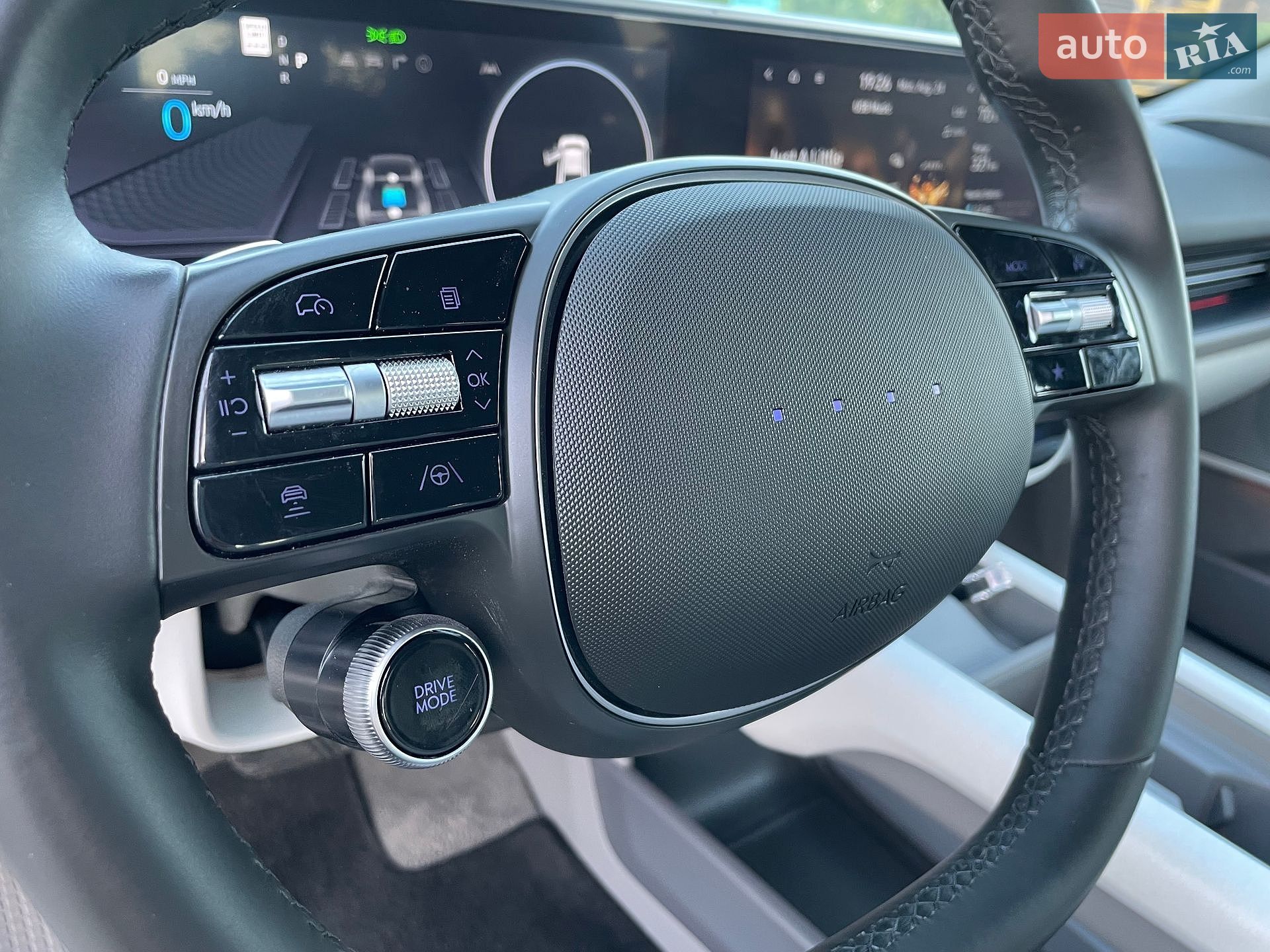 Hyundai Ioniq 6 2023 VIN KMHM34ACXPA051062 фото оголошення 37 з 74