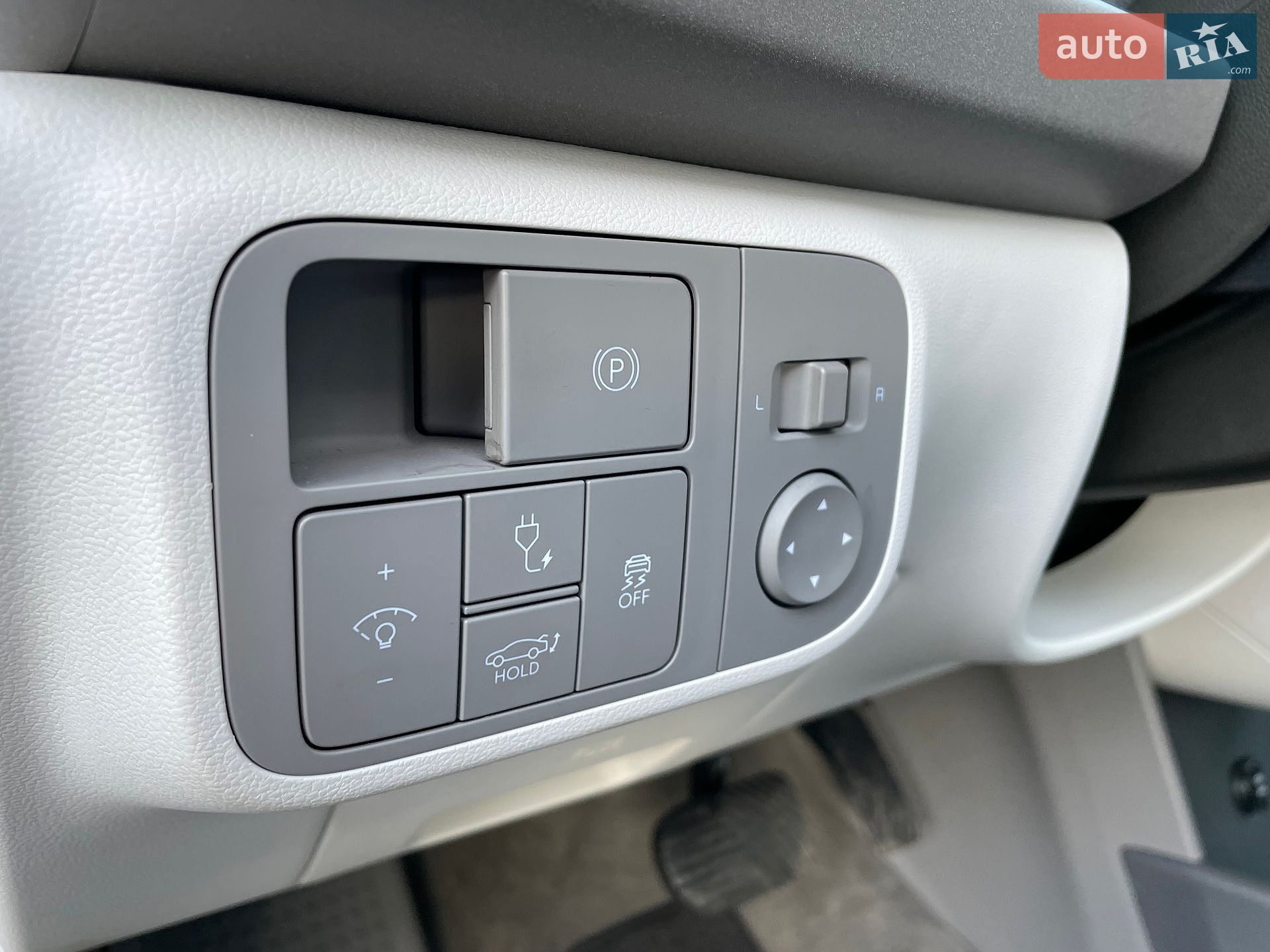 Hyundai Ioniq 6 2023 VIN KMHM34ACXPA051062 фото оголошення 41 з 74