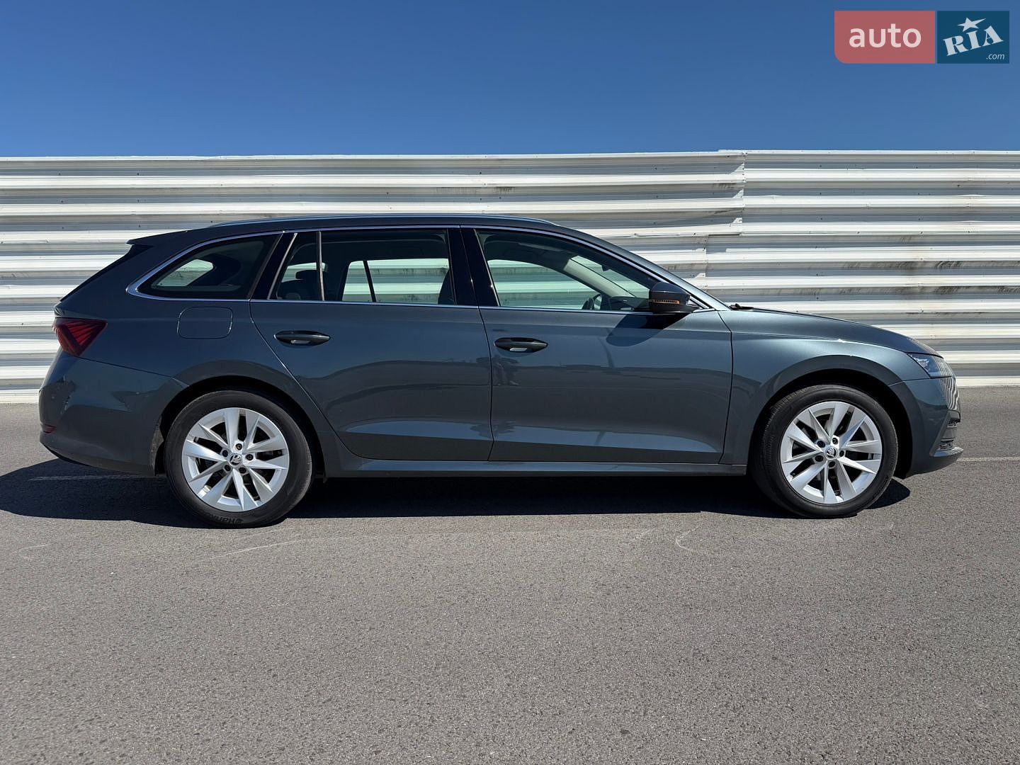 Skoda Octavia 2021 VIN TMBJJ7NX5MY187243 фото оголошення 2 з 20