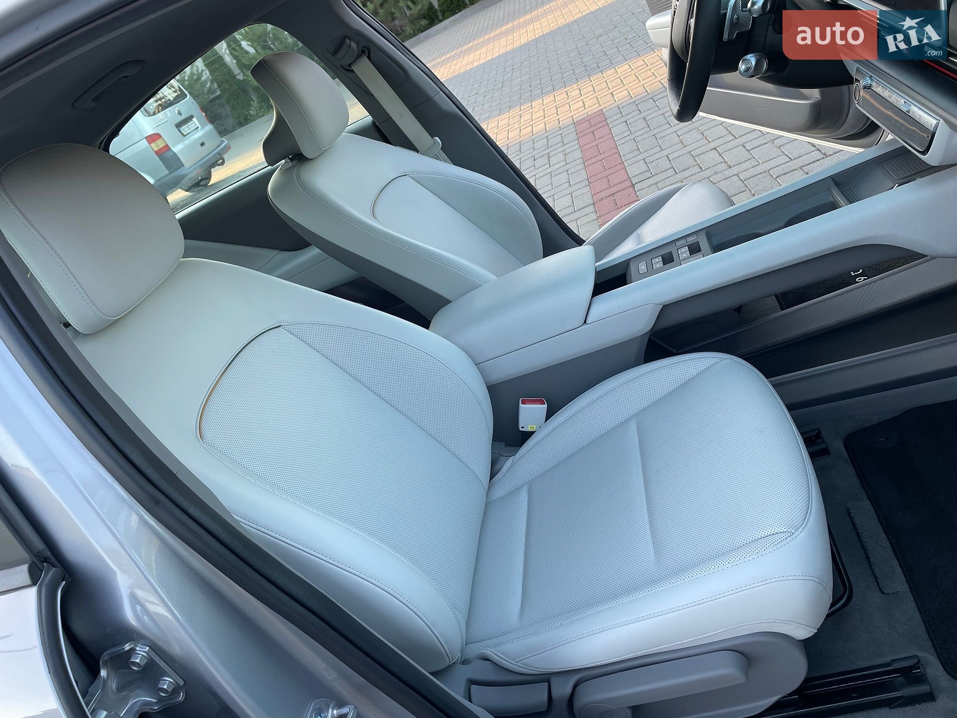 Hyundai Ioniq 6 2023 VIN KMHM34ACXPA051062 фото оголошення 60 з 74