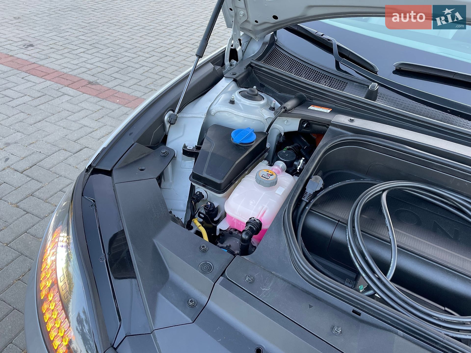 Hyundai Ioniq 6 2023 VIN KMHM34ACXPA051062 фото оголошення 68 з 74