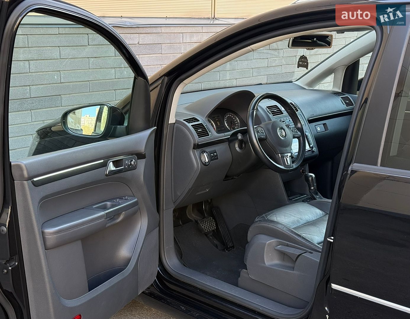 Volkswagen Touran 2011 VIN WVGZZZ1TZBW044604 фото оголошення 13 з 46