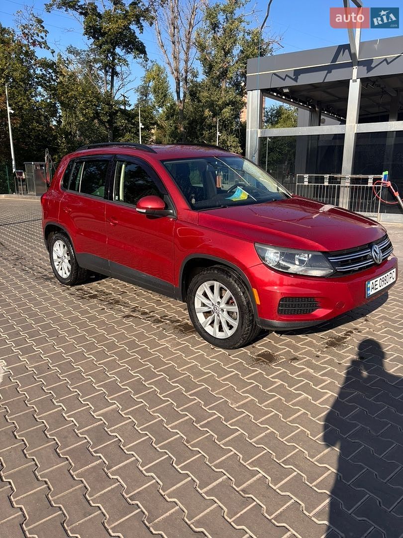 Volkswagen Tiguan 2015 VIN WVGAV7AX5FW024404 фото оголошення 2 з 12