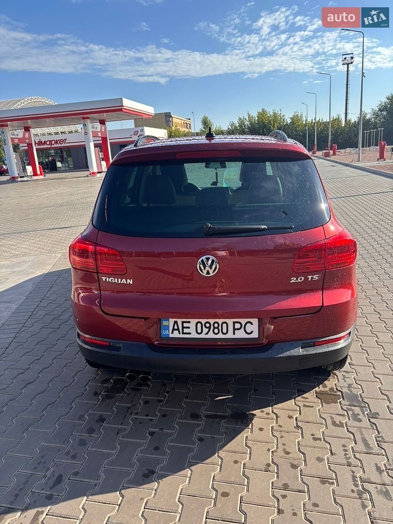 Volkswagen Tiguan 2015 VIN WVGAV7AX5FW024404 фото оголошення 5 з 12