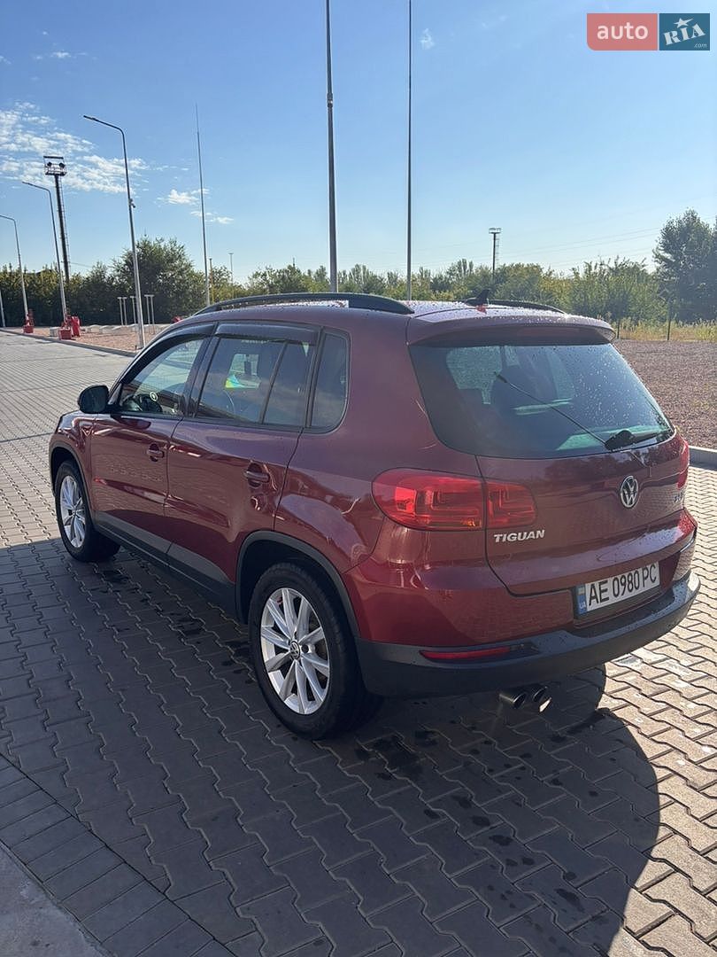 Volkswagen Tiguan 2015 VIN WVGAV7AX5FW024404 фото оголошення 6 з 12
