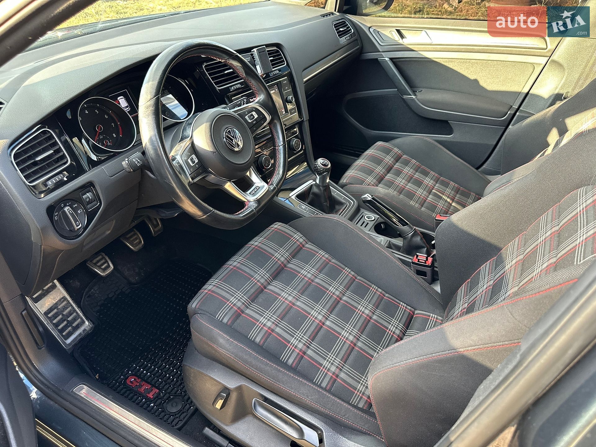 Volkswagen Golf GTI 2018 VIN 3VW5T7AU7KM002820 фото оголошення 12 з 13