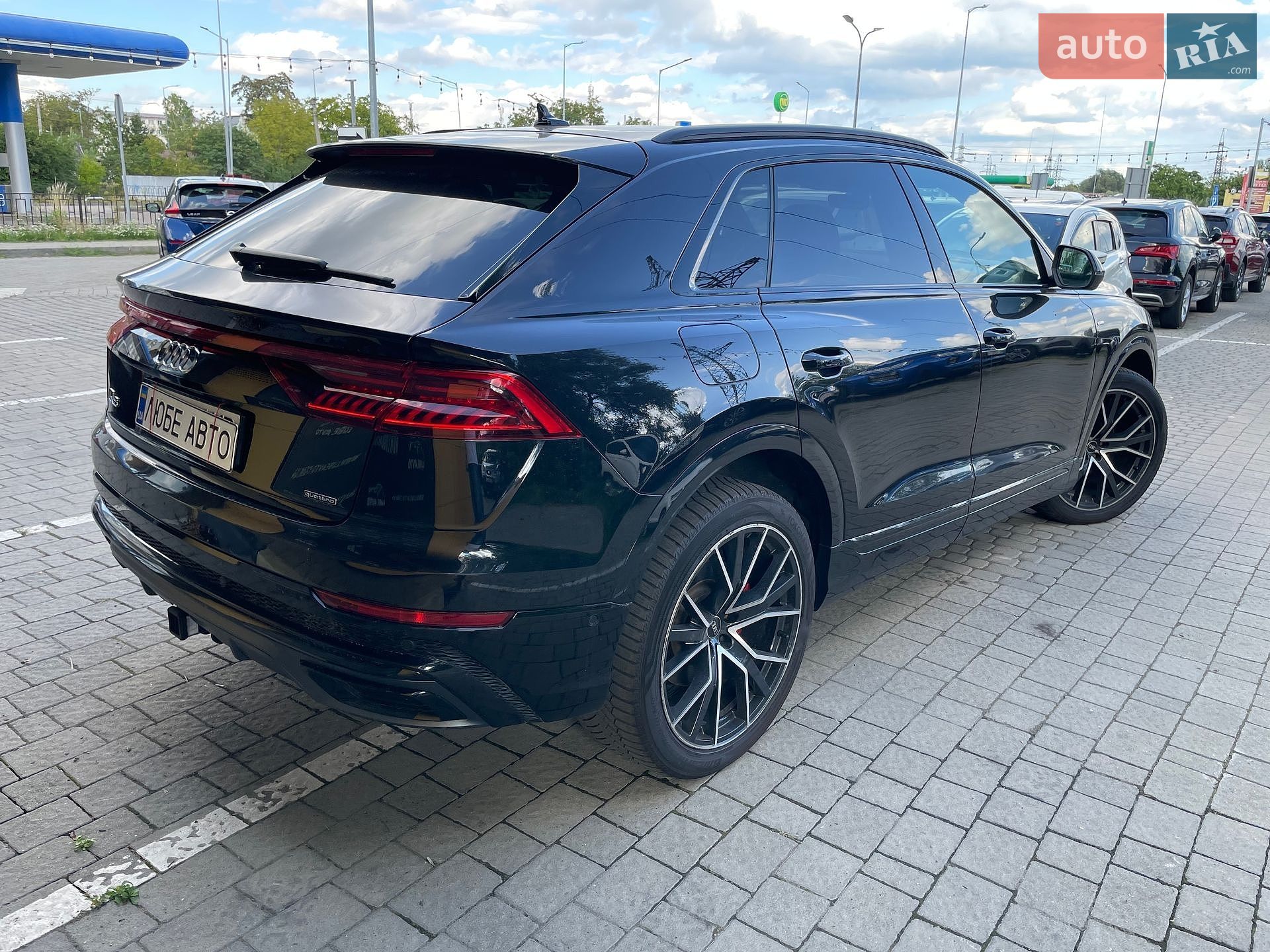 Audi Q8 2021 VIN WA1EVAF15MD036255 фото оголошення 3 з 16