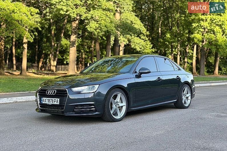 Audi A4 2018 VIN WAUDNAF48JA139823 фото оголошення 10 з 14