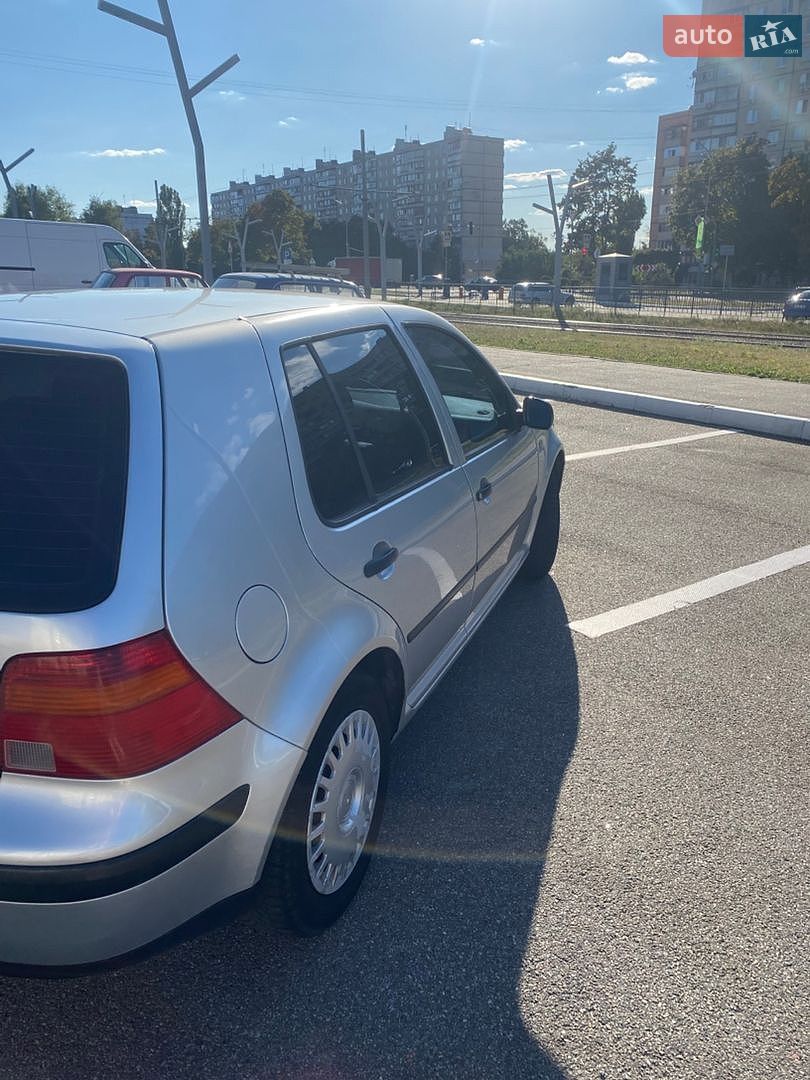 Volkswagen Golf 2000 VIN WVWZZZ1JZ1U042551 фото оголошення 3 з 11