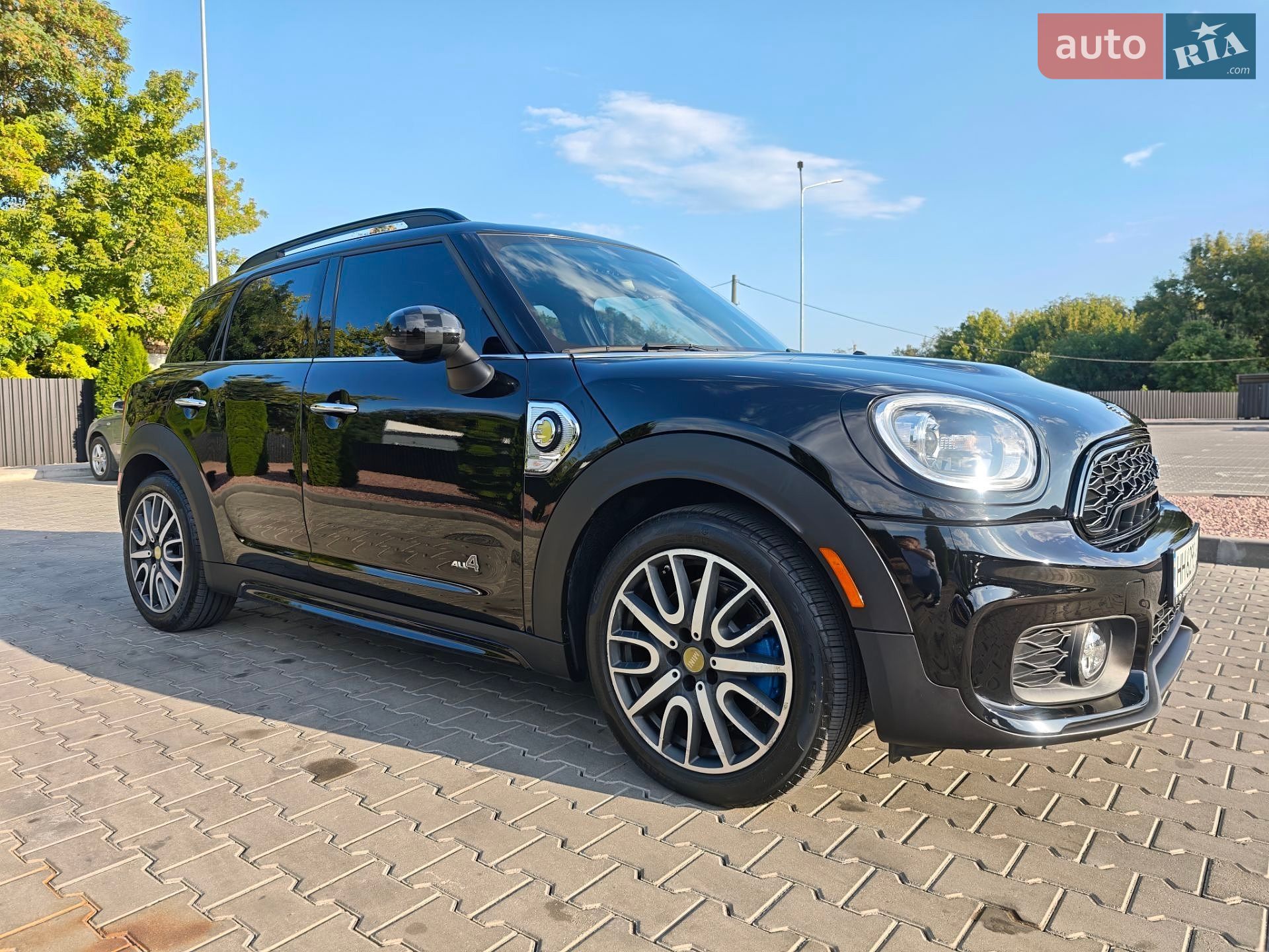 Mini Countryman 2018 VIN WMZYU7C59K3F93949 фото оголошення 13 з 45