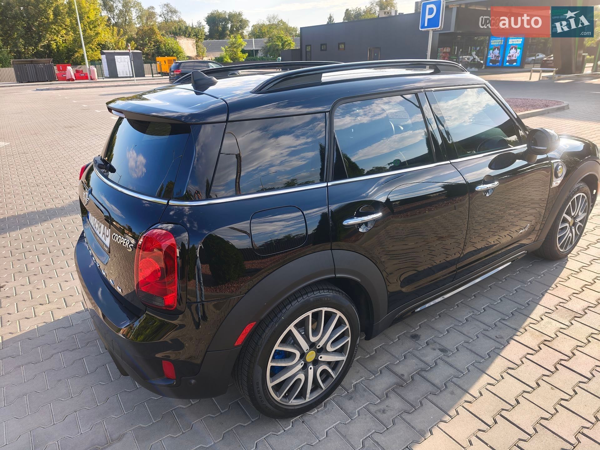 Mini Countryman 2018 VIN WMZYU7C59K3F93949 фото оголошення 11 з 45