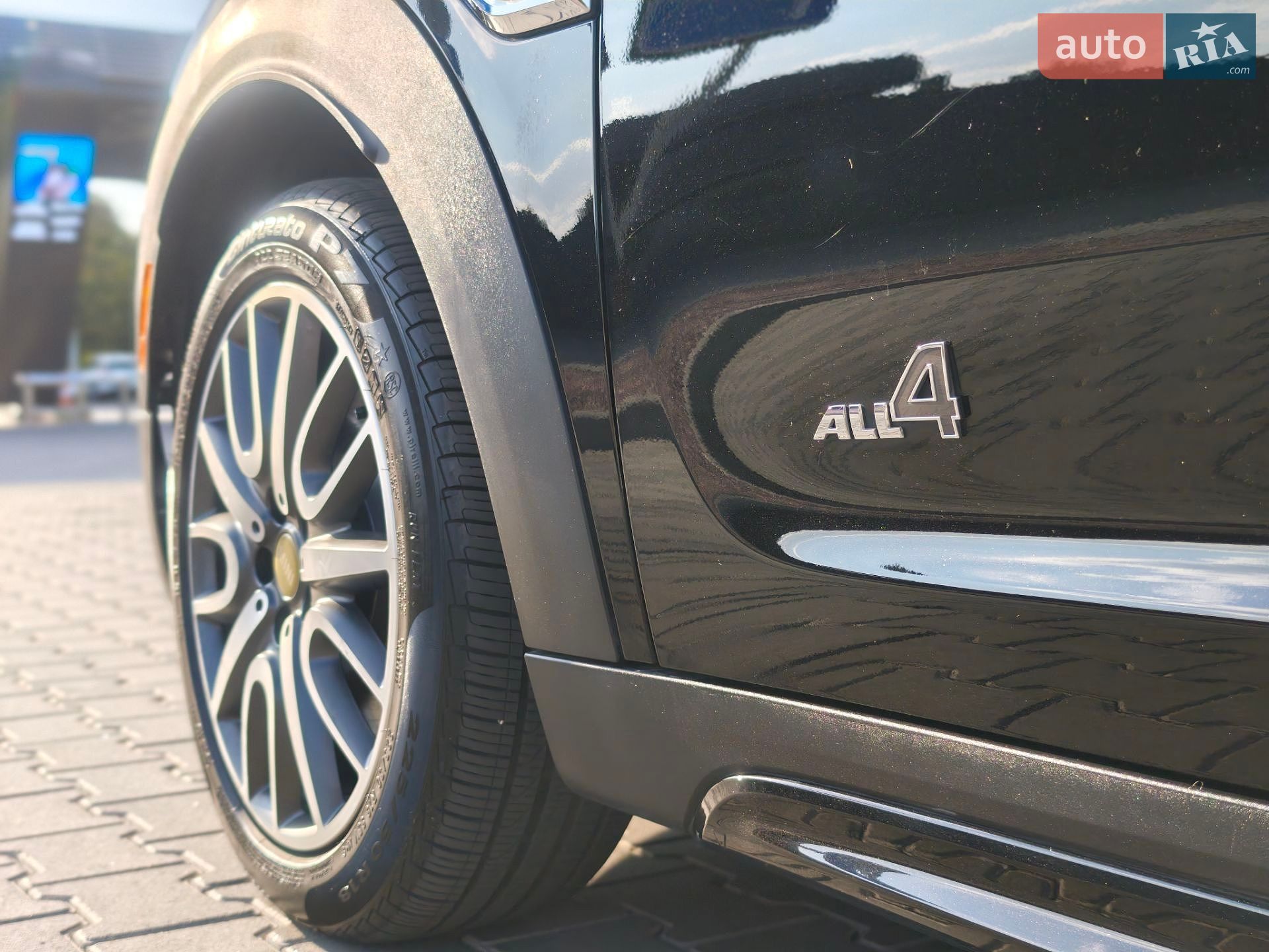 Mini Countryman 2018 VIN WMZYU7C59K3F93949 фото оголошення 16 з 45