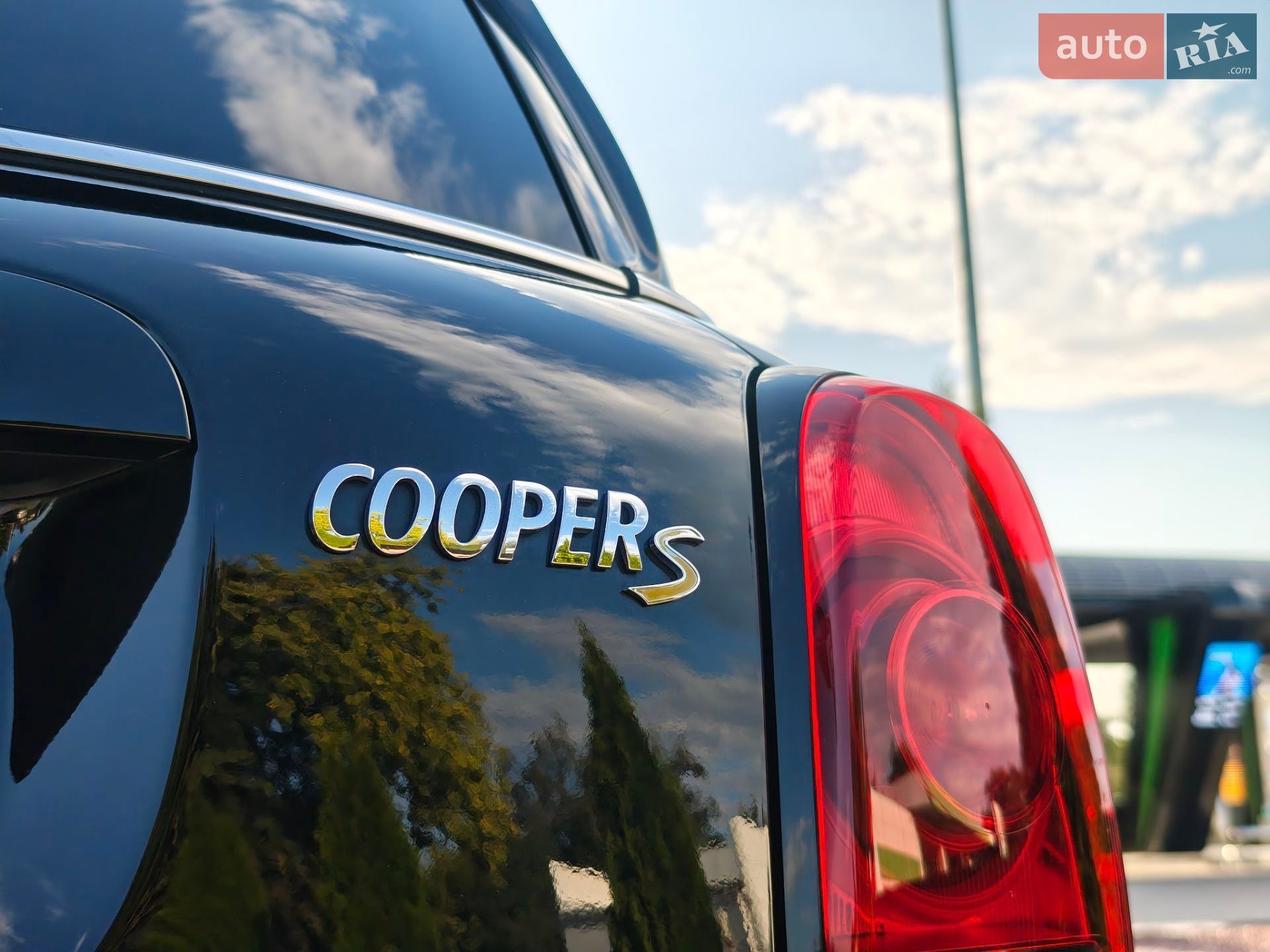Mini Countryman 2018 VIN WMZYU7C59K3F93949 фото оголошення 15 з 45
