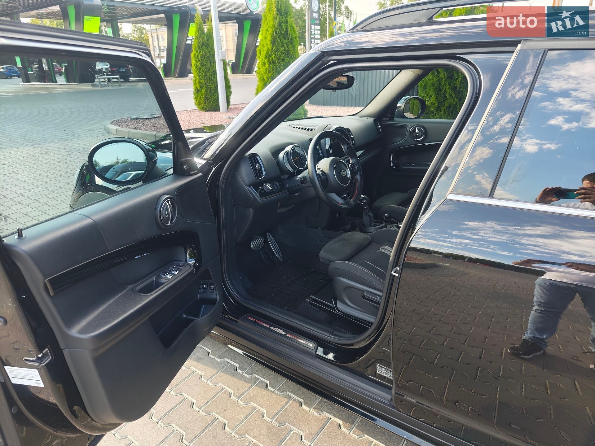 Mini Countryman 2018 VIN WMZYU7C59K3F93949 фото оголошення 19 з 45