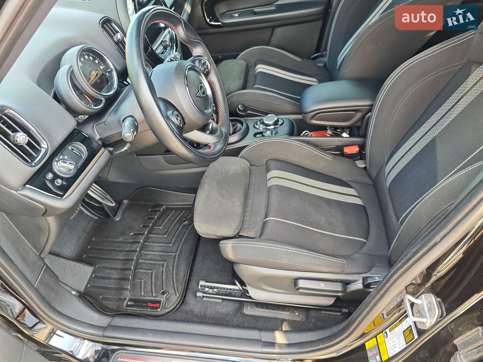 Mini Countryman 2018 VIN WMZYU7C59K3F93949 фото оголошення 22 з 45