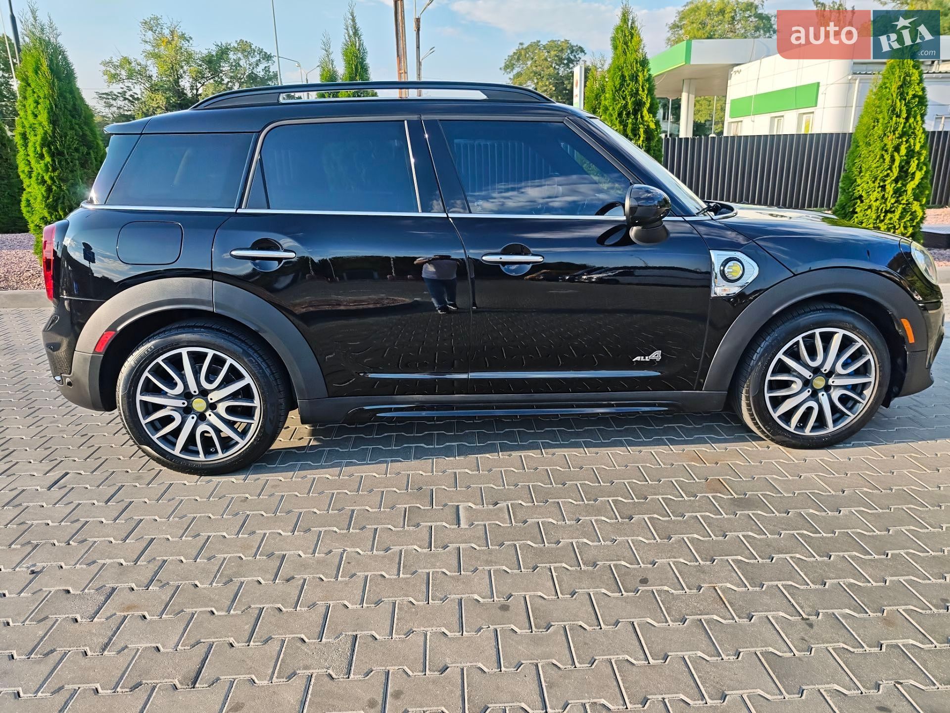 Mini Countryman 2018 VIN WMZYU7C59K3F93949 фото оголошення 12 з 45
