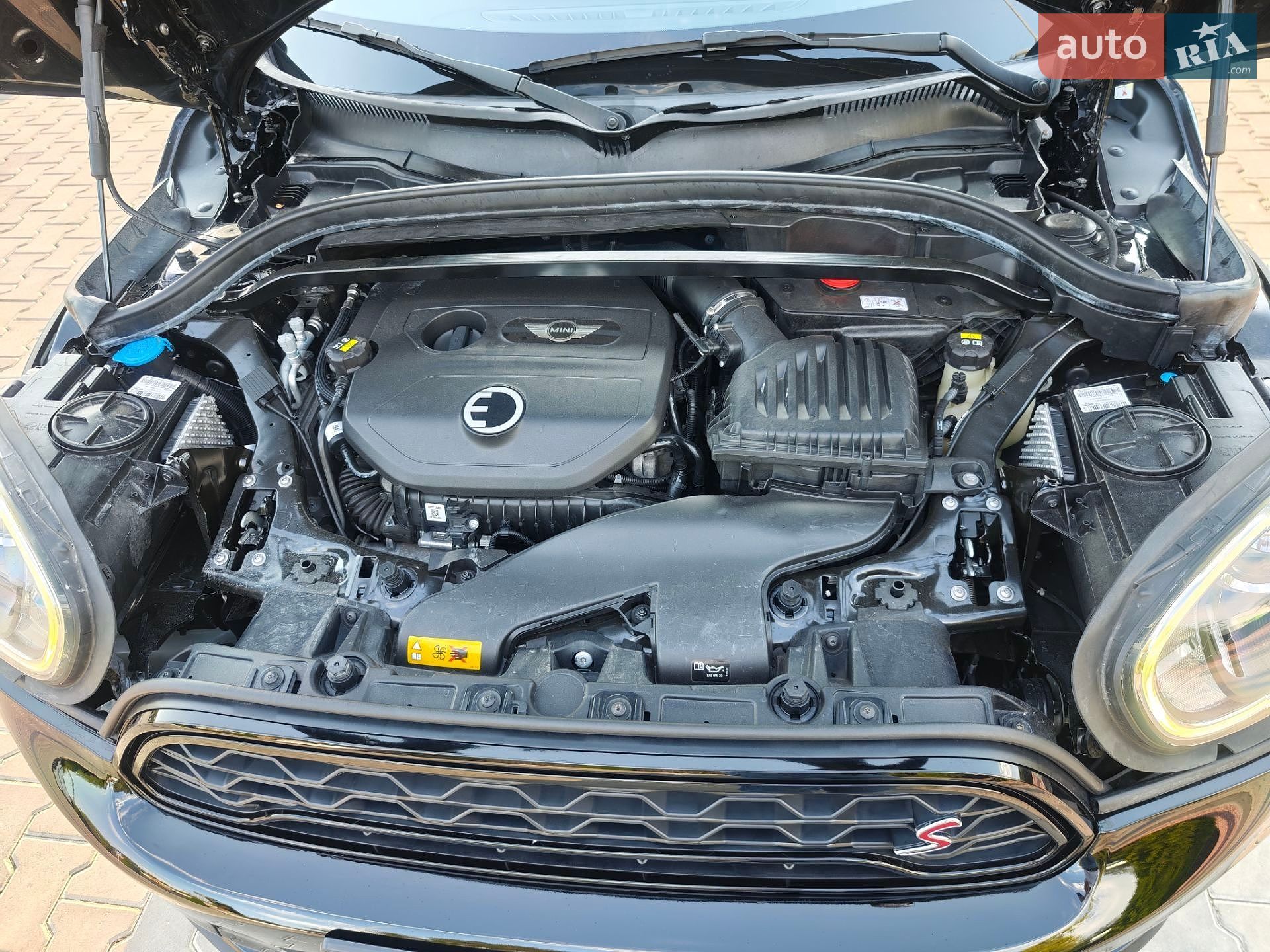 Mini Countryman 2018 VIN WMZYU7C59K3F93949 фото оголошення 44 з 45
