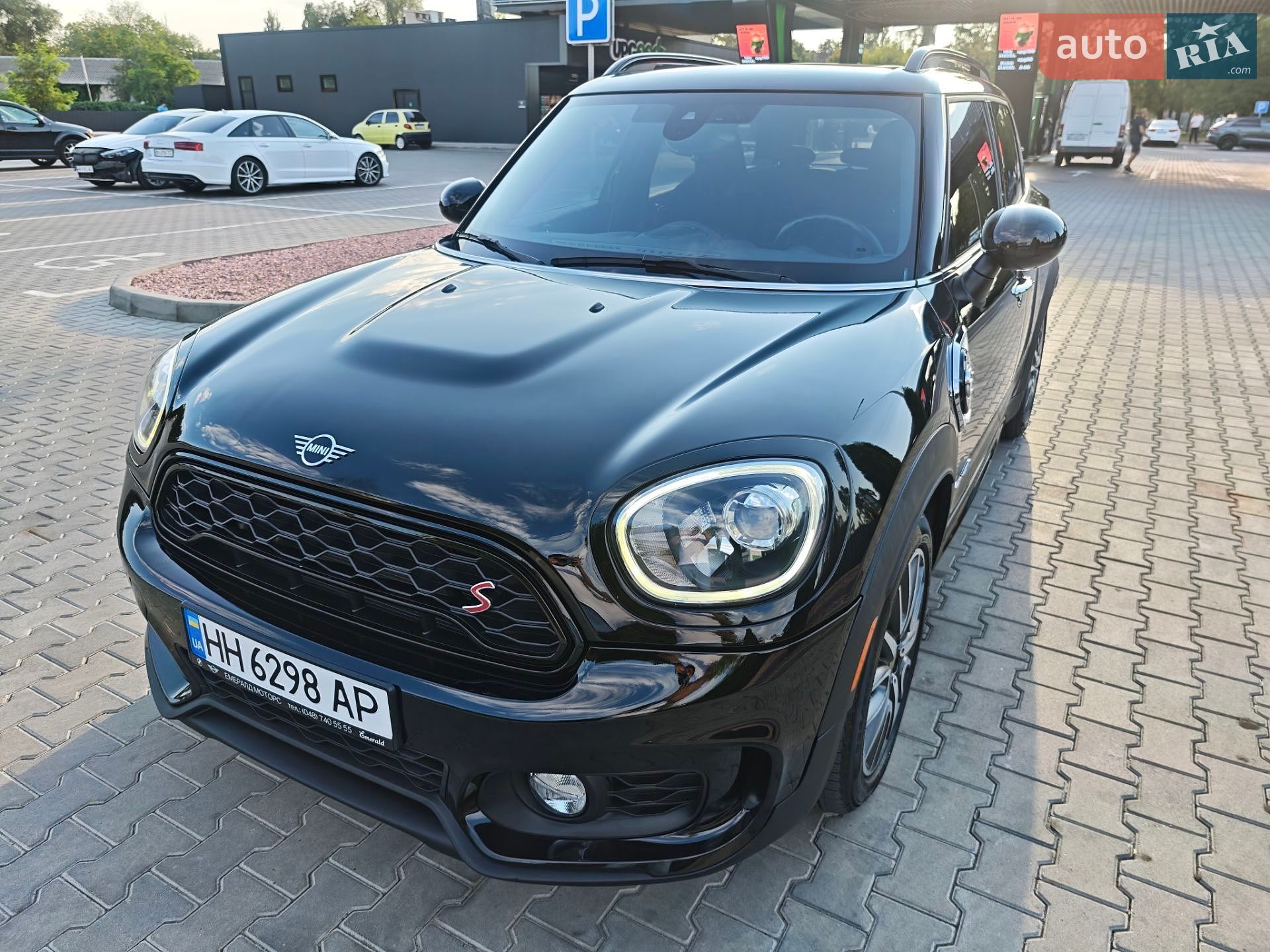 Mini Countryman 2018 VIN WMZYU7C59K3F93949 фото оголошення 2 з 45