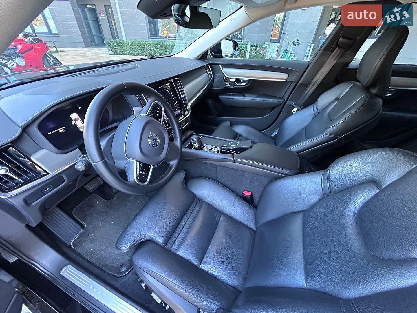 Volvo S90 2022 VIN LVYPSL1V1PP117858 фото оголошення 8 з 17