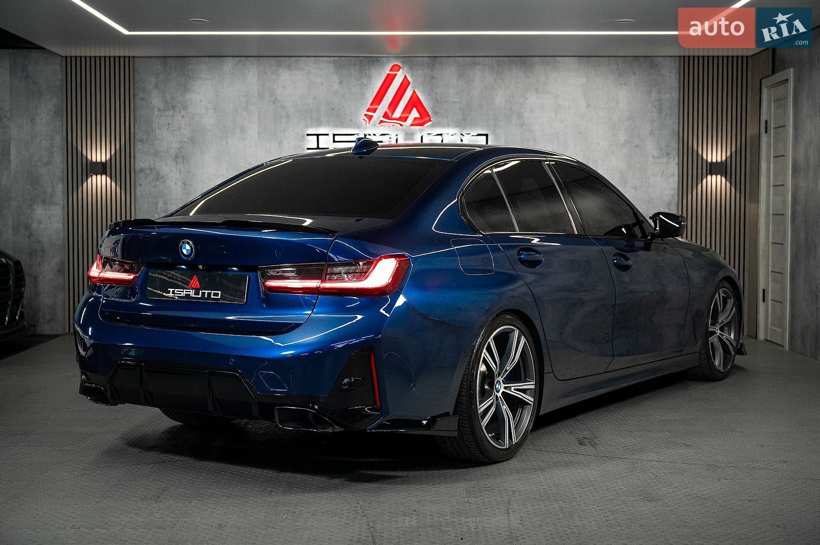 BMW 3 Series 2019 VIN WBA5R1C55KAK11116 фото оголошення 11 з 31