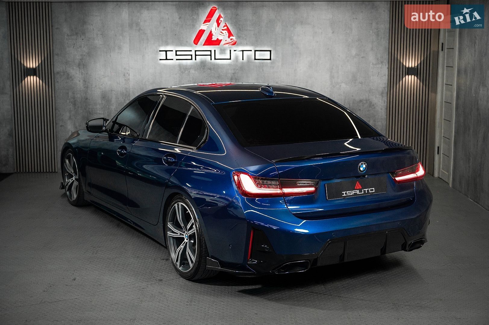 BMW 3 Series 2019 VIN WBA5R1C55KAK11116 фото оголошення 17 з 31