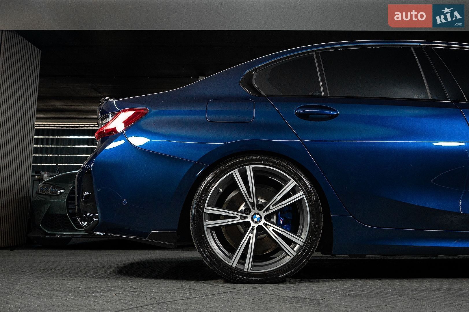 BMW 3 Series 2019 VIN WBA5R1C55KAK11116 фото оголошення 13 з 31
