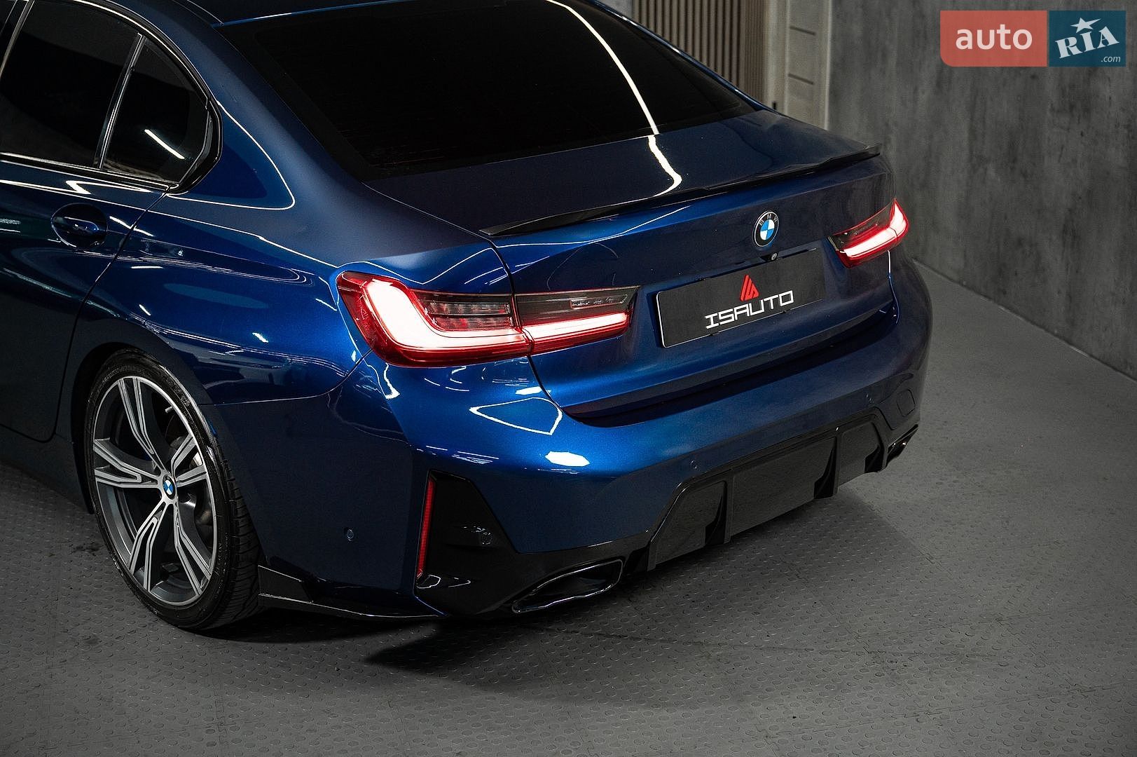 BMW 3 Series 2019 VIN WBA5R1C55KAK11116 фото оголошення 18 з 31
