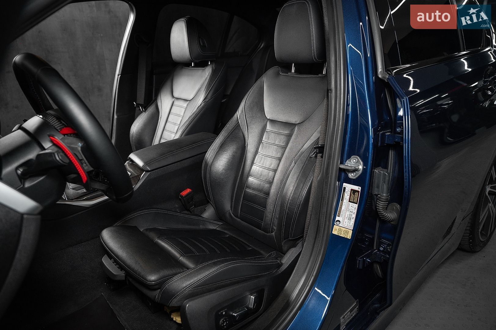 BMW 3 Series 2019 VIN WBA5R1C55KAK11116 фото оголошення 20 з 31