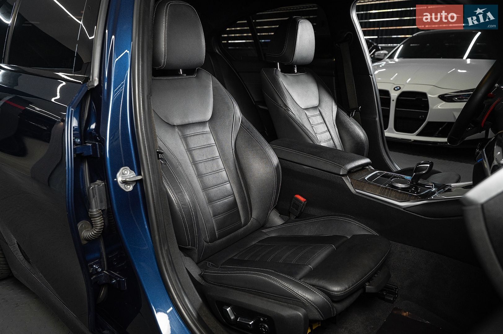 BMW 3 Series 2019 VIN WBA5R1C55KAK11116 фото оголошення 23 з 31