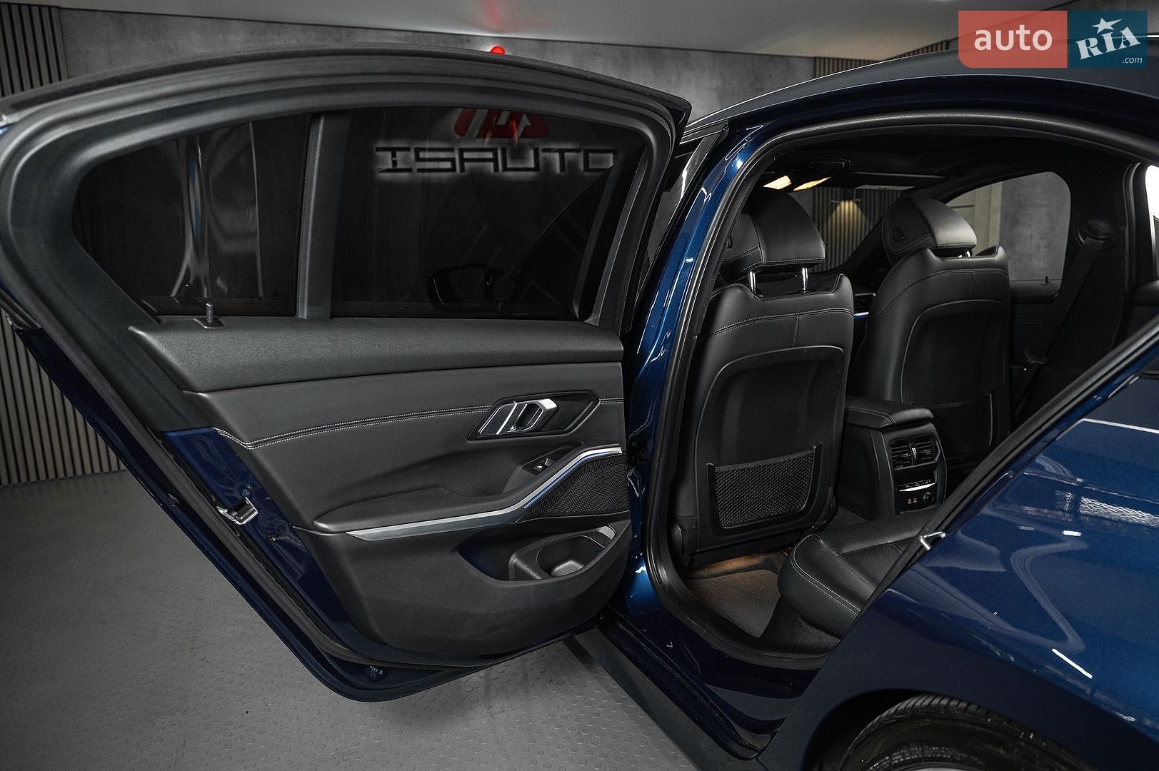 BMW 3 Series 2019 VIN WBA5R1C55KAK11116 фото оголошення 28 з 31