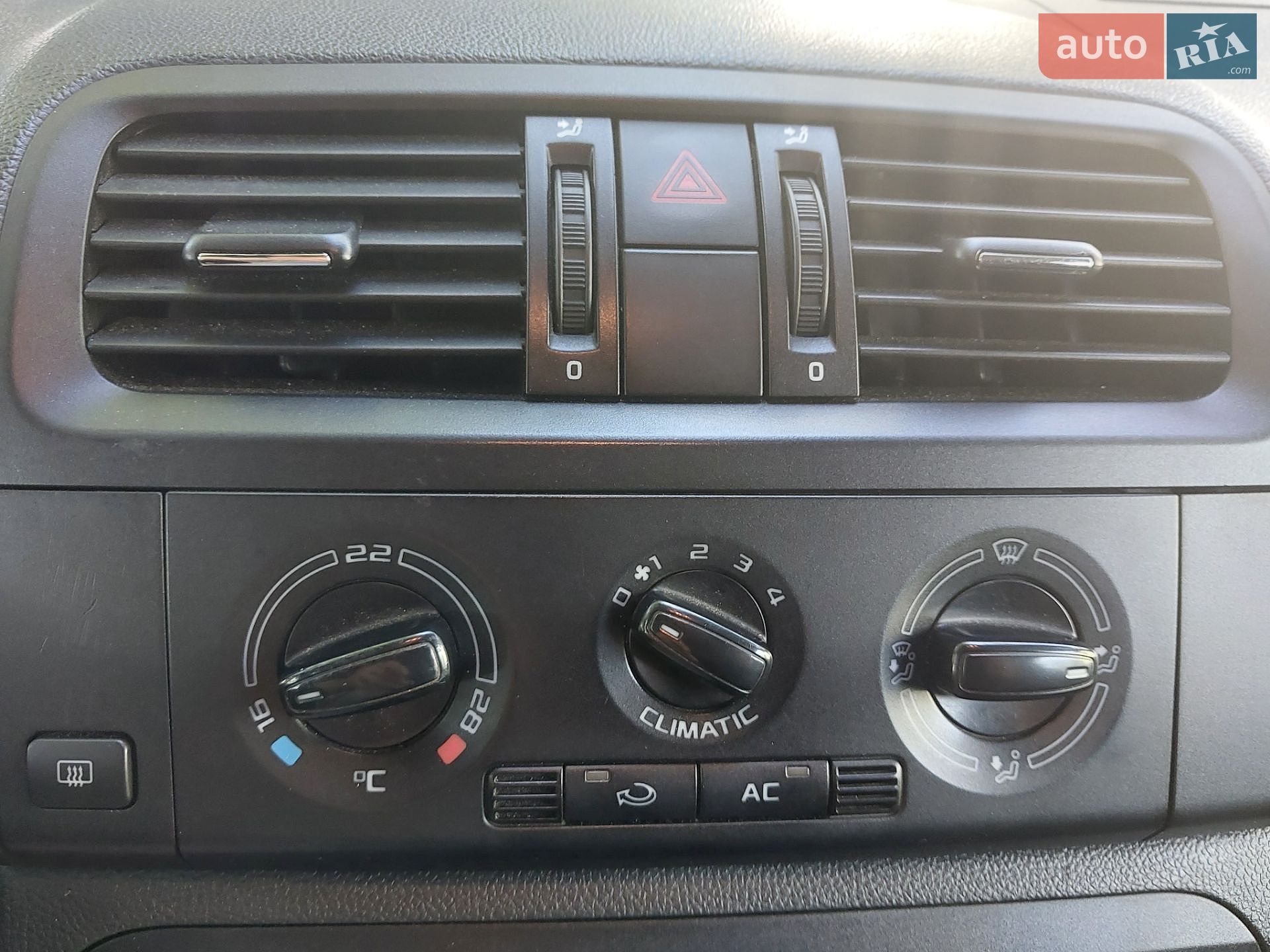Skoda Roomster 2010 VIN TMBNJ25J5B5020654 фото оголошення 25 з 51
