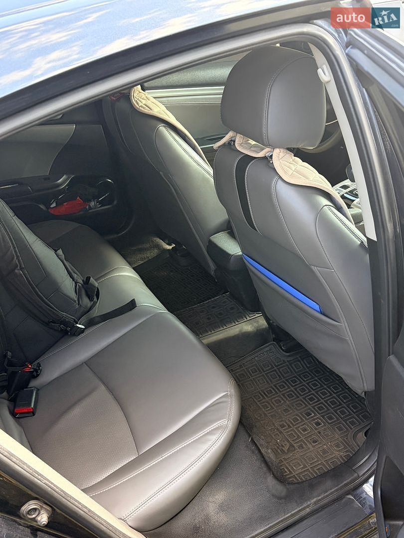 Honda Civic 2017 VIN 19XFC1F30HE023970 фото оголошення 3 з 11