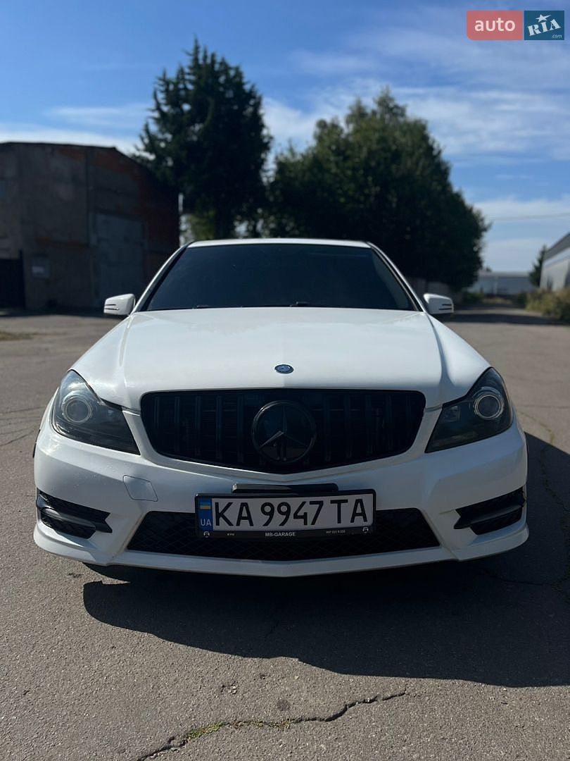 Mercedes-Benz C-Class 2013 VIN WDDGF4HB6DR289600 фото оголошення 2 з 23