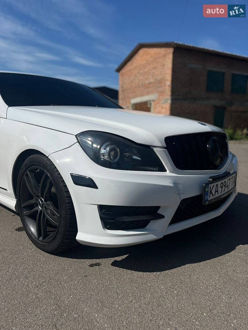 Mercedes-Benz C-Class 2013 VIN WDDGF4HB6DR289600 фото оголошення 3 з 23