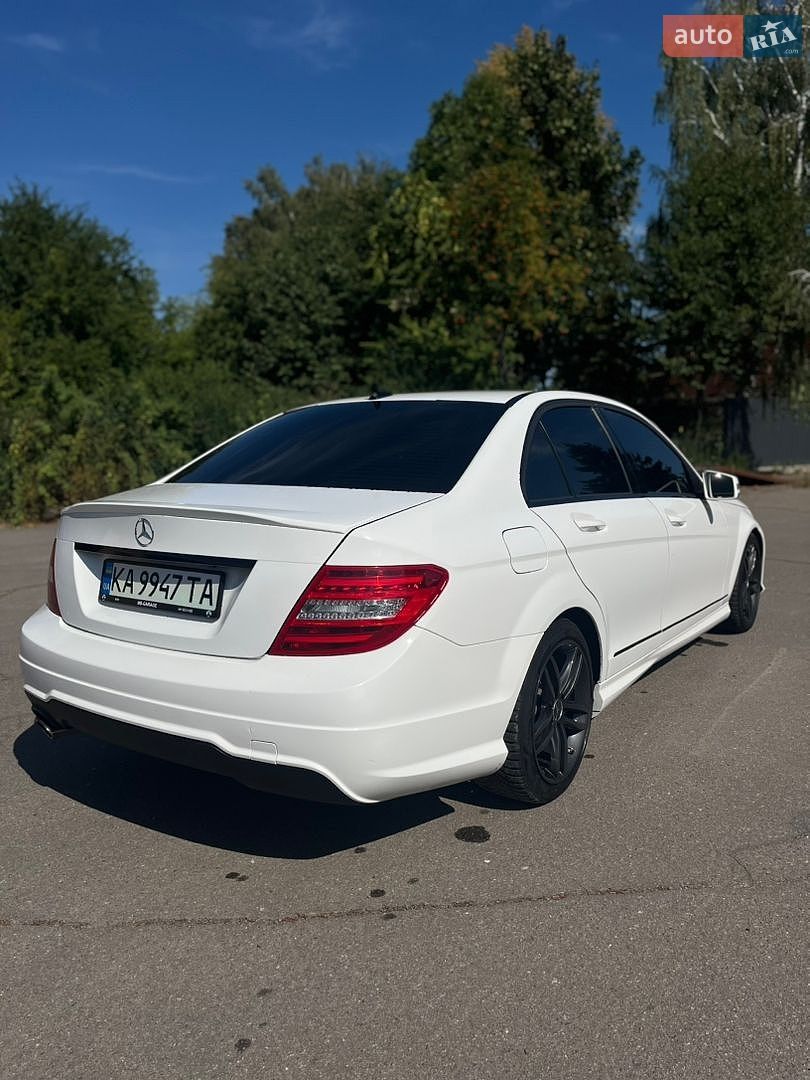 Mercedes-Benz C-Class 2013 VIN WDDGF4HB6DR289600 фото оголошення 6 з 23