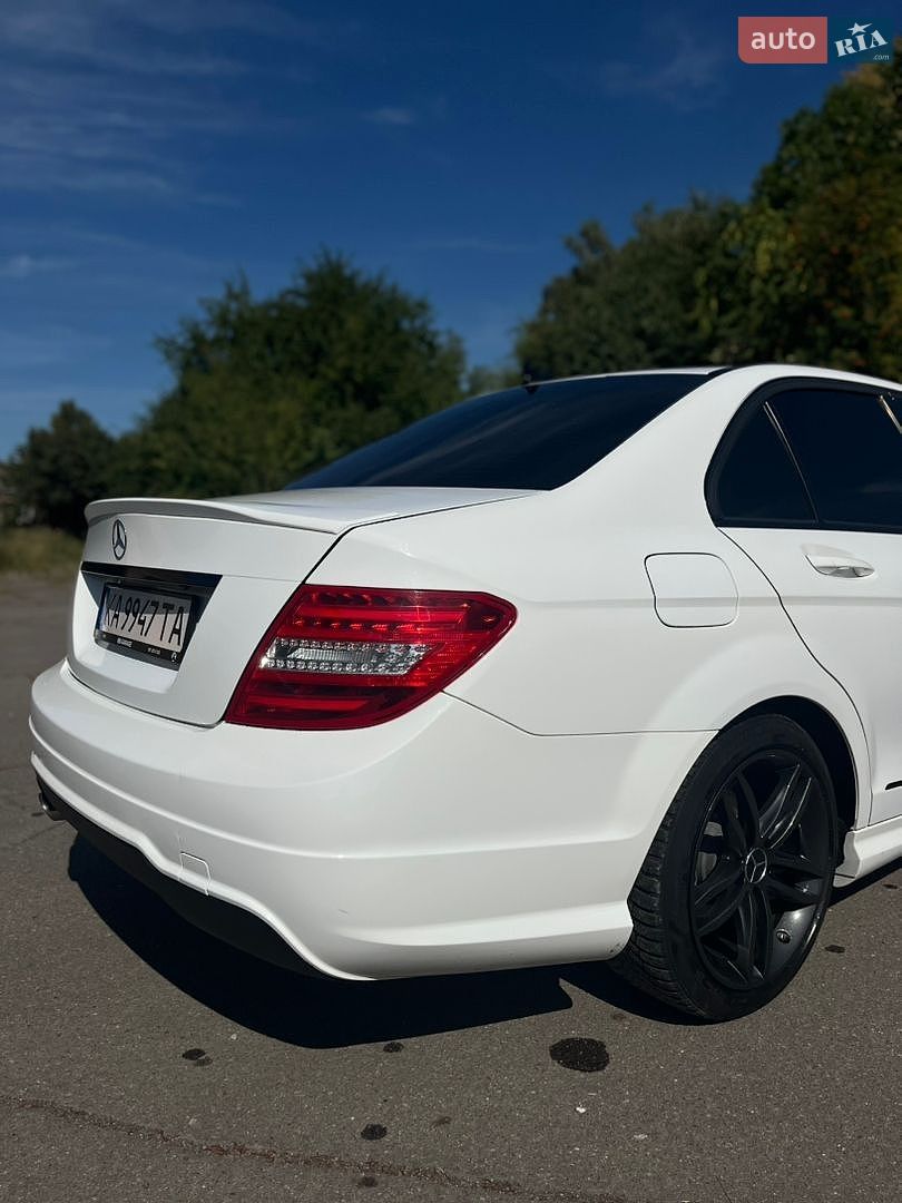 Mercedes-Benz C-Class 2013 VIN WDDGF4HB6DR289600 фото оголошення 7 з 23