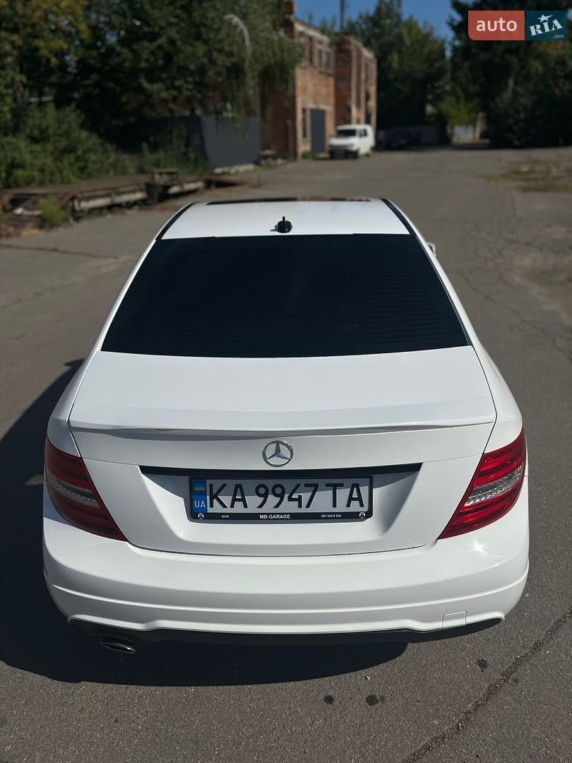 Mercedes-Benz C-Class 2013 VIN WDDGF4HB6DR289600 фото оголошення 8 з 23