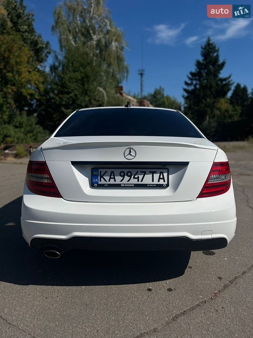 Mercedes-Benz C-Class 2013 VIN WDDGF4HB6DR289600 фото оголошення 9 з 23