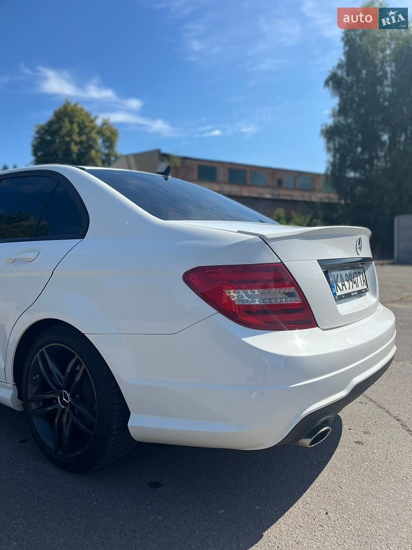 Mercedes-Benz C-Class 2013 VIN WDDGF4HB6DR289600 фото оголошення 11 з 23