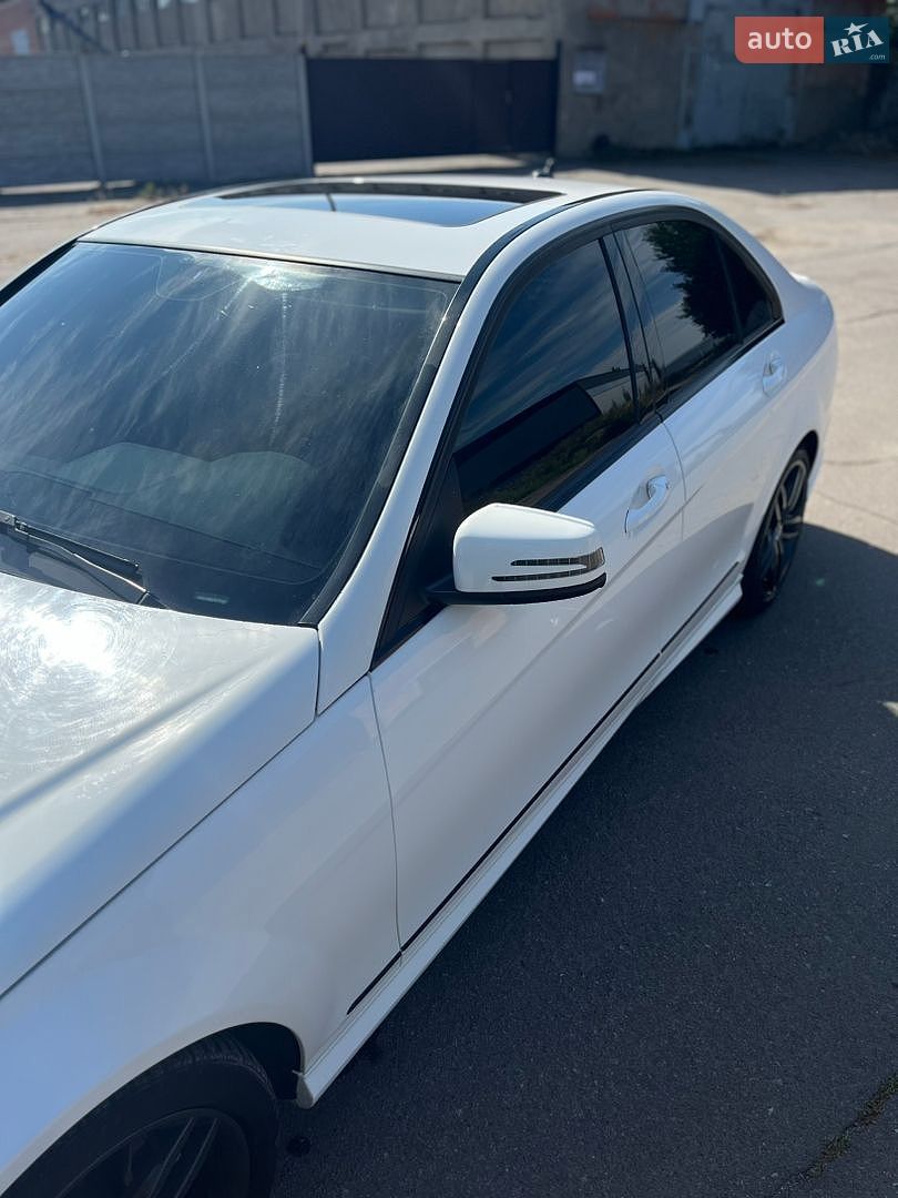 Mercedes-Benz C-Class 2013 VIN WDDGF4HB6DR289600 фото оголошення 12 з 23