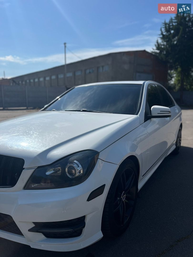 Mercedes-Benz C-Class 2013 VIN WDDGF4HB6DR289600 фото оголошення 13 з 23